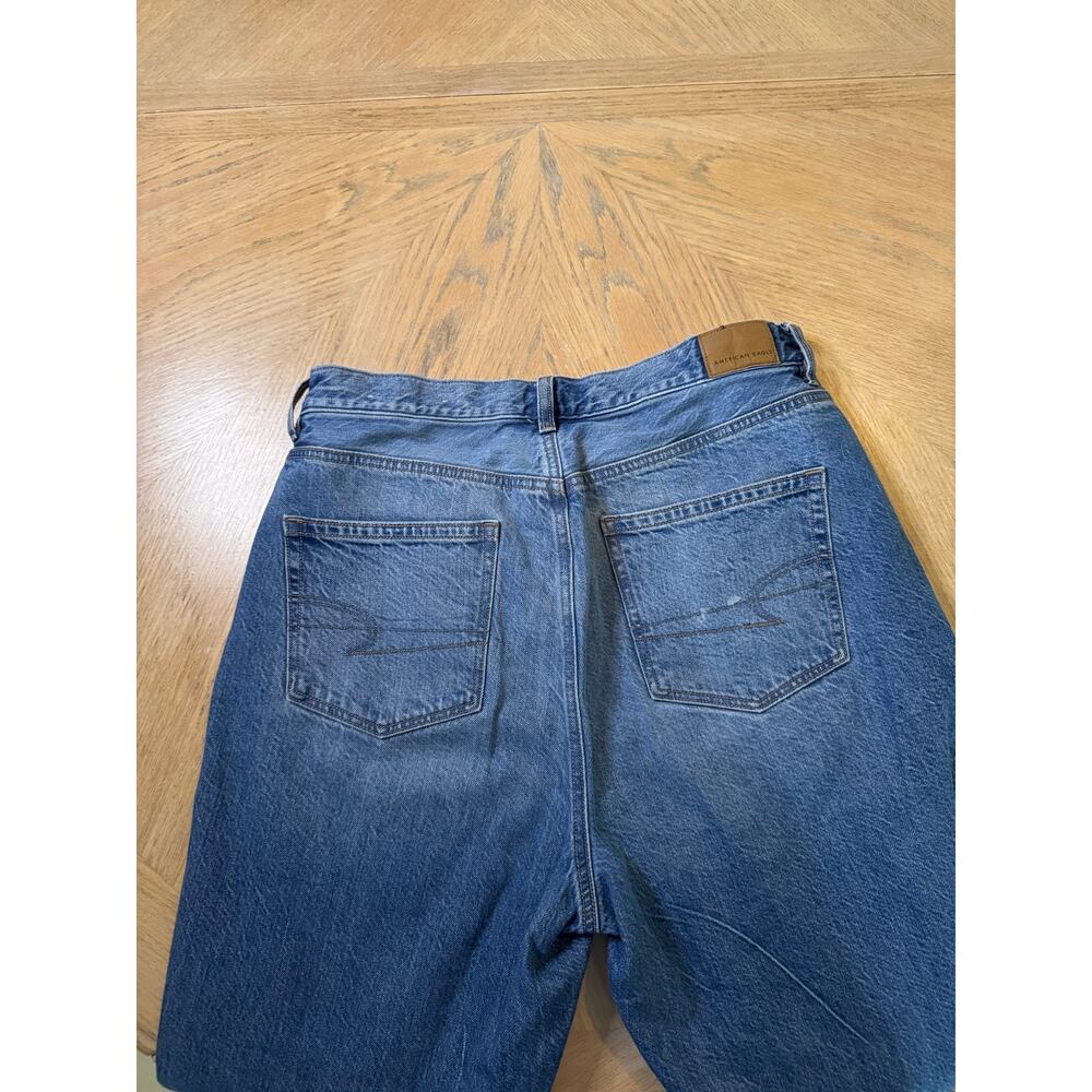 American Eagle distressed highest rise mom Jean size 10 short - Picture 8 of 8